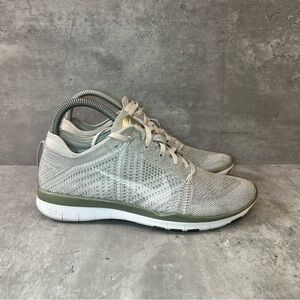 Nike Free TR Flyknit Running Shoes Womens sz 7.5 - grey
